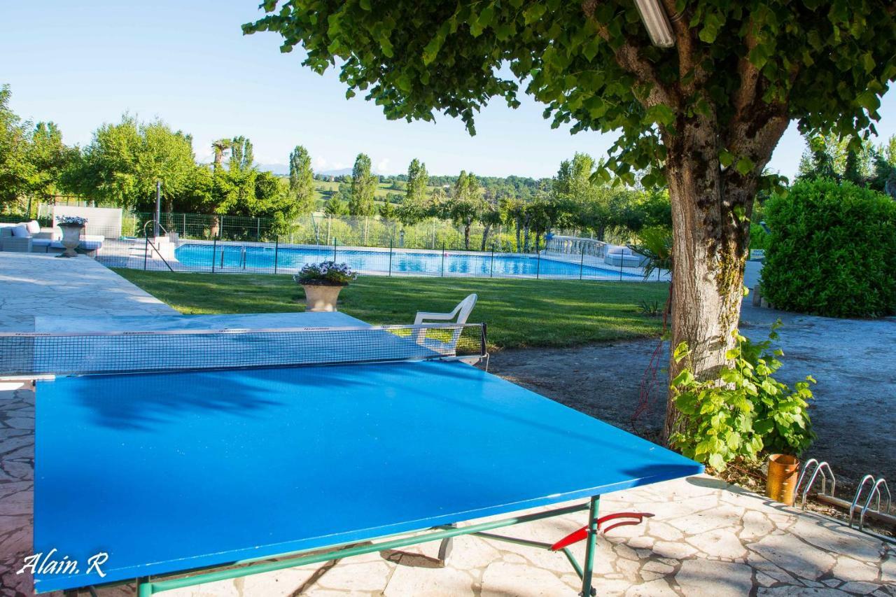 Отель Paradise Challets And Camping Sarrecave Экстерьер фото