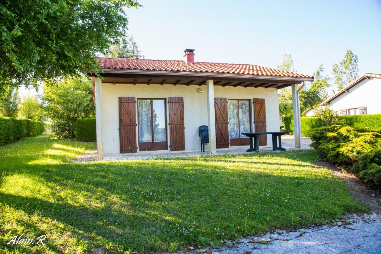 Отель Paradise Challets And Camping Sarrecave Экстерьер фото