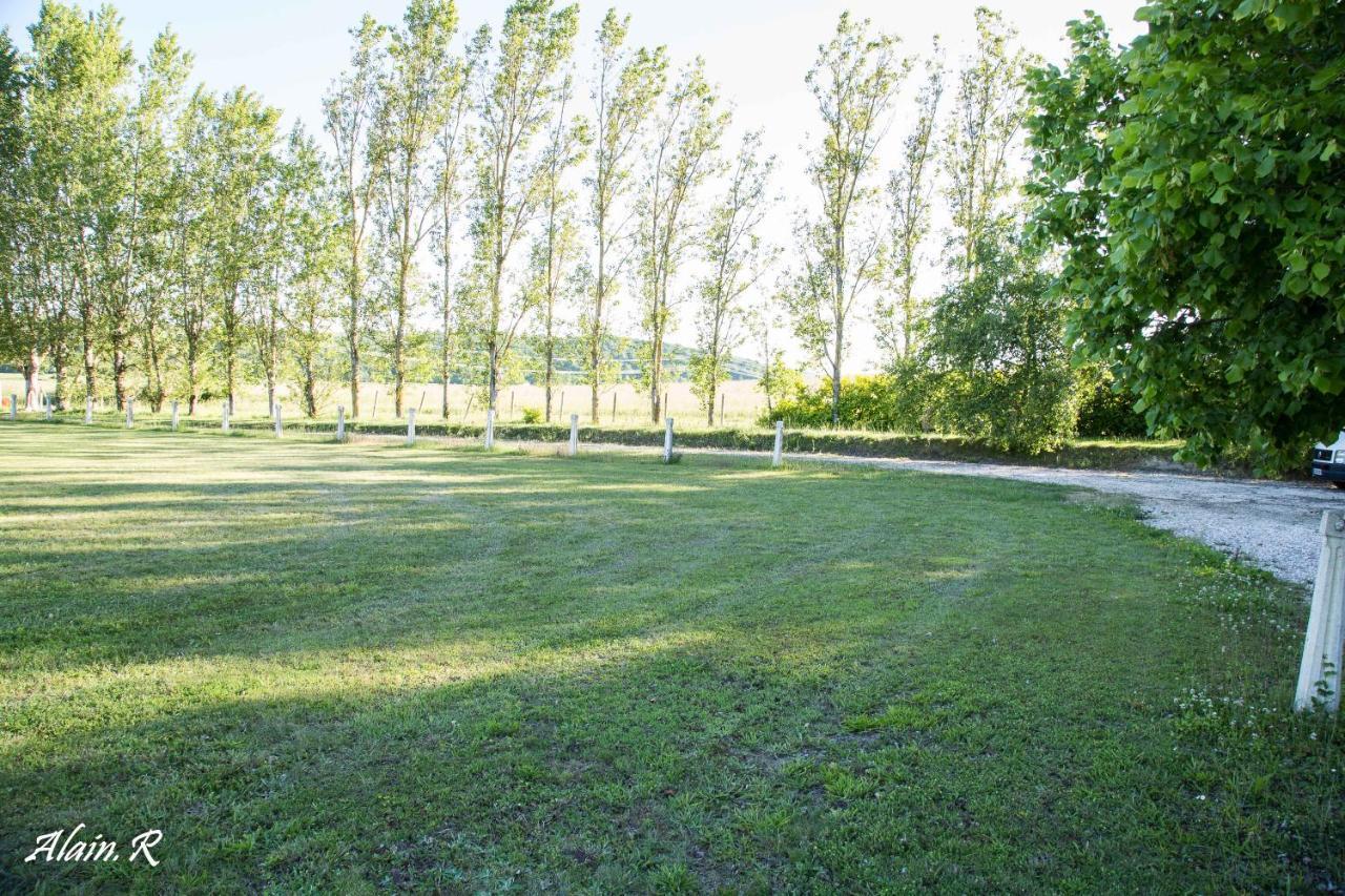 Отель Paradise Challets And Camping Sarrecave Экстерьер фото